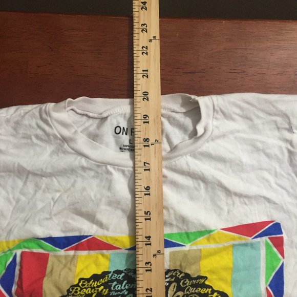 On Fire "Queen" White Tee - Picture 8 of 12